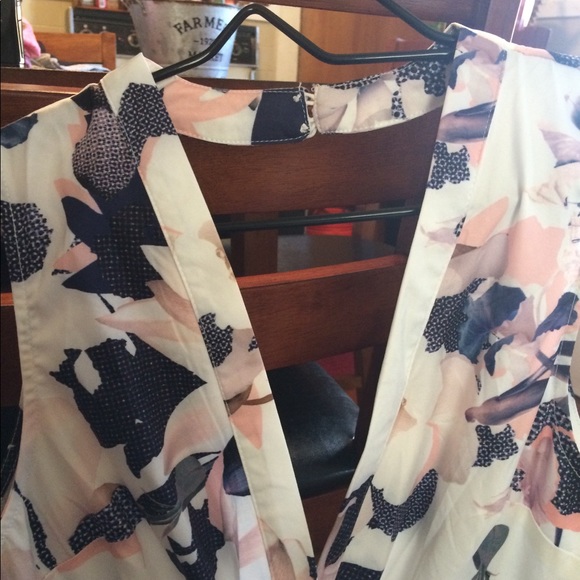 💐Showpo belted floral romper - Picture 5 of 8